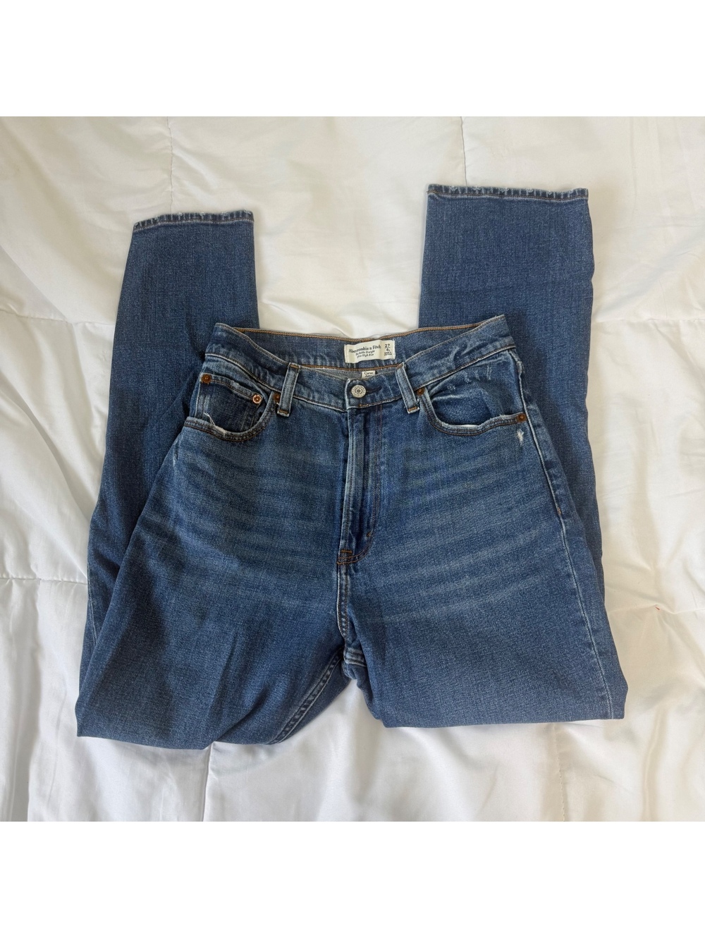 Abercrombie & Fitch blue high-waisted straight ankle jeans SIZE 27 4L LENGHTH